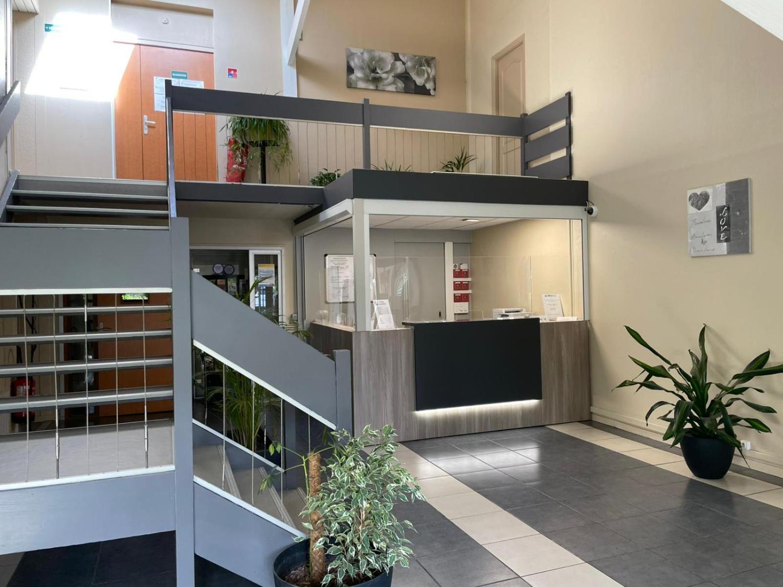Be Myhotel Evreux Bagian luar foto