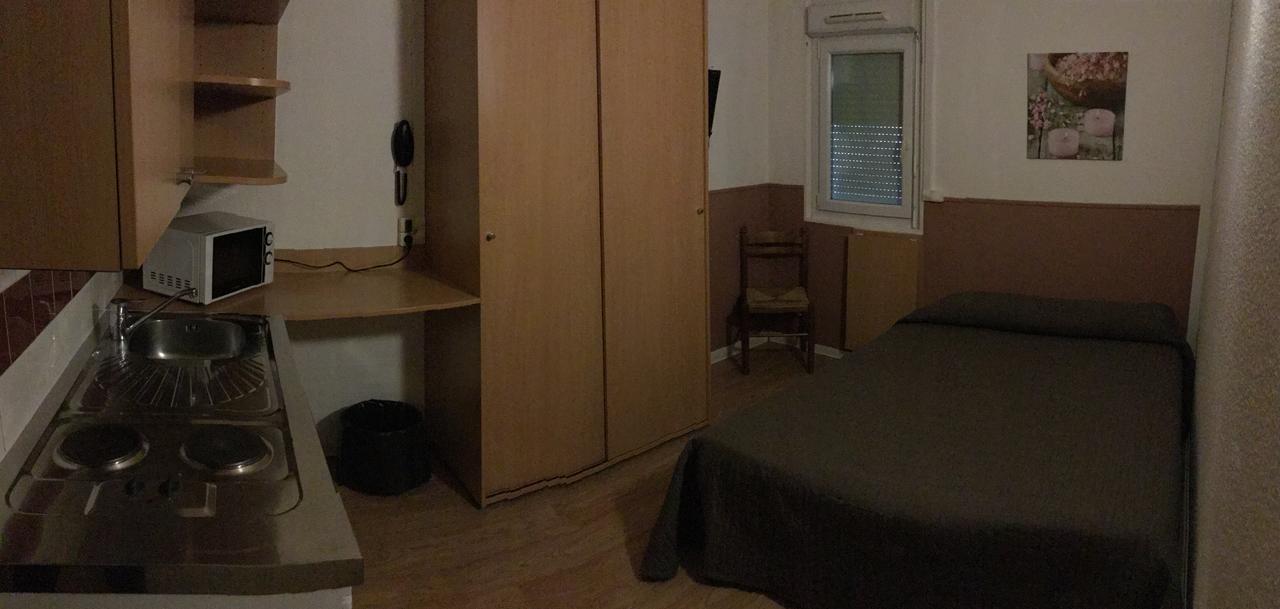 Be Myhotel Evreux Bagian luar foto