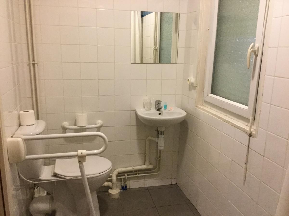 Be Myhotel Evreux Bagian luar foto