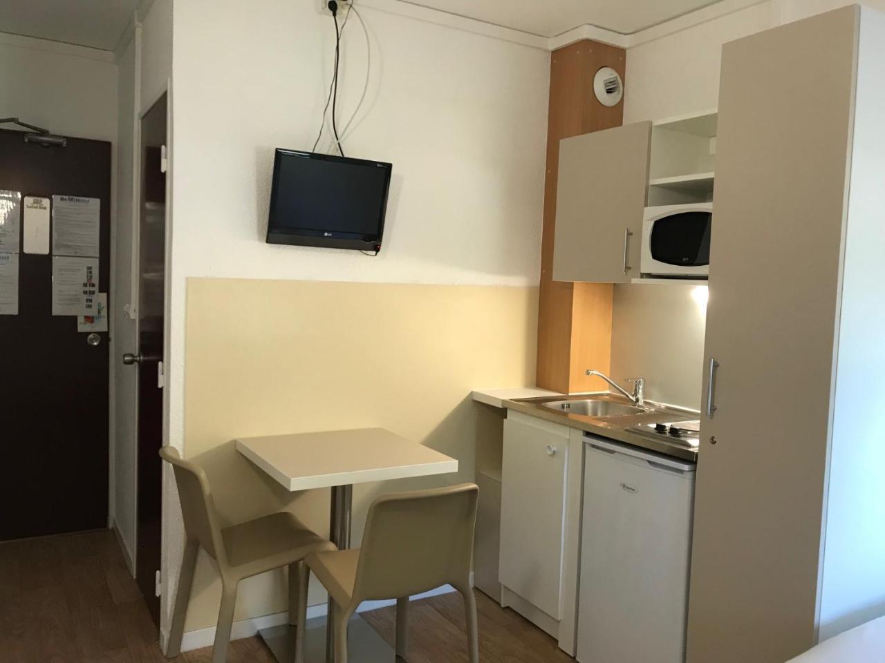 Be Myhotel Evreux Bagian luar foto